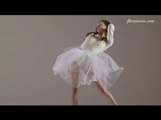 flexi elegant ballerina ksyuha zavituha nude body